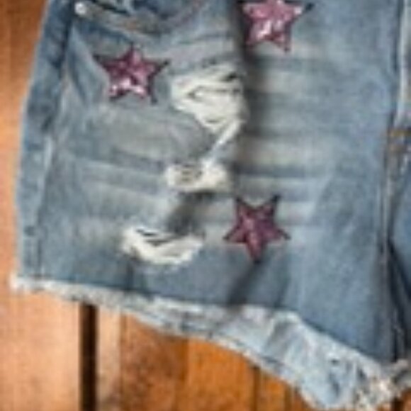 Forever 21+ Light Rinse Distressed Shorts w/Pink Sequined Stars Size 18 - Picture 6 of 10